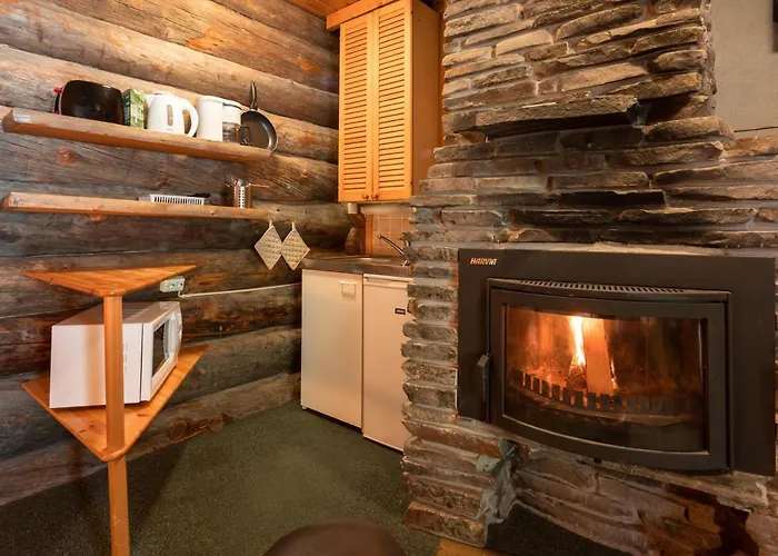 Lapland Aekaeshotelli شقة فندقية Äkäslompolo